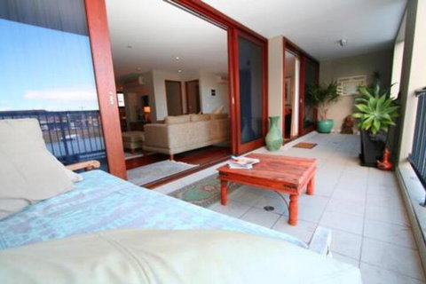 2 / 21 25 Fletcher Street Casablanca At Bogarts - Tourism Gold Coast 3