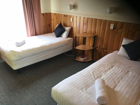 Kellraine Holiday Units - Tourism Gold Coast 3