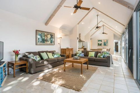 12 Childe Street Byron Bay Absolute Belongil Summerhouse - Tourism Gold Coast 6