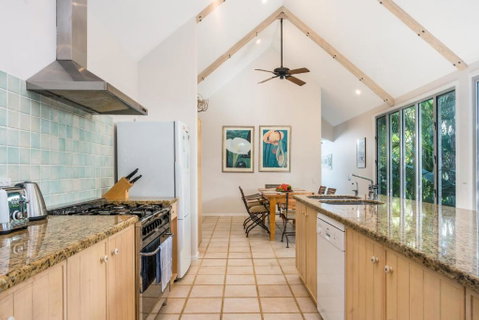 12 Childe Street Byron Bay Absolute Belongil Summerhouse - Tourism Gold Coast 2