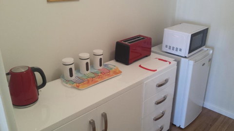 Alexander Drive B & B - Tourism Gold Coast 5