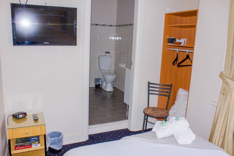 Gardners Inn Hotel - Tourism Gold Coast 6