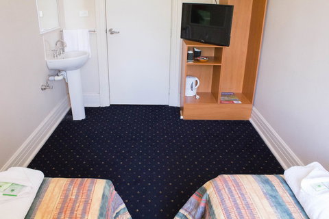 Gardners Inn Hotel - Tourism Gold Coast 5