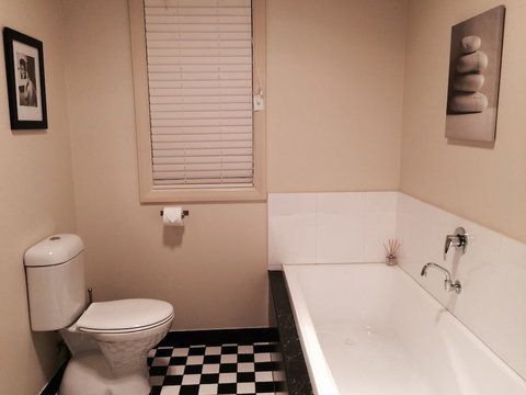 Lotte's Cottage - Tourism Gold Coast 4