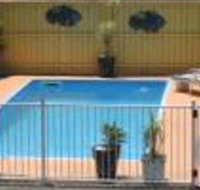 Twin Pines Motel