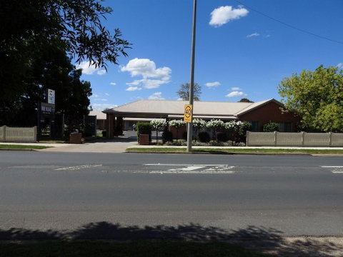 Wine Village Motor Inn - Tourism Gold Coast 2