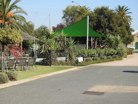 Wine Village Motor Inn - Tourism Gold Coast 3