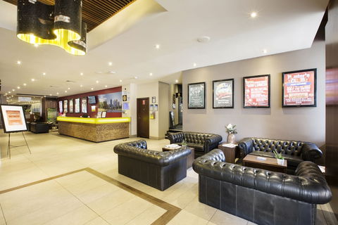 Nightcap At Shoppingtown Hotel - Tourism Gold Coast 4