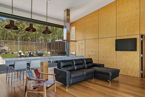 The Longhouse Suite 2 - Tourism Gold Coast 7