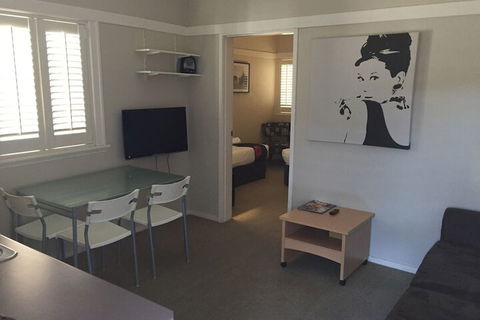 Brisbane Street Studios - Tourism Gold Coast 4