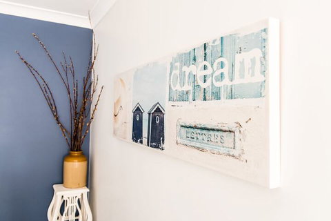 Anne's Waterfront Haven B&B - Tourism Gold Coast 3