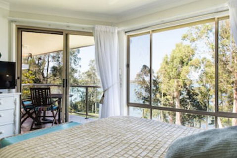 Anne's Waterfront Haven B&B - Tourism Gold Coast 0