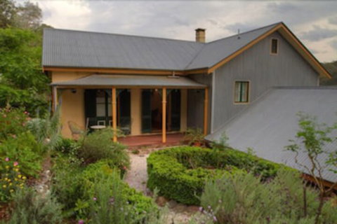Tizzana Winery Bed & Breakfast - Tourism Gold Coast 1