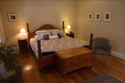Tizzana Winery Bed & Breakfast - Tourism Gold Coast 7