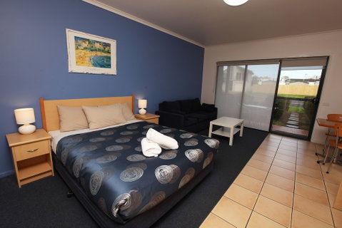 Seaview Motel And Apartments - Tourism Gold Coast 4