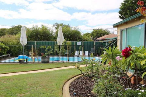 Broadwater Bed & Breakfast - Tourism Gold Coast 3