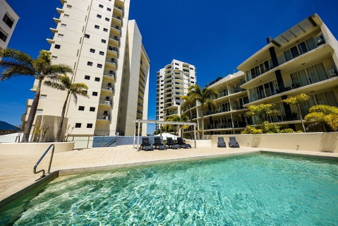 Jack & Newell Holiday Apartments - Tourism Gold Coast 5
