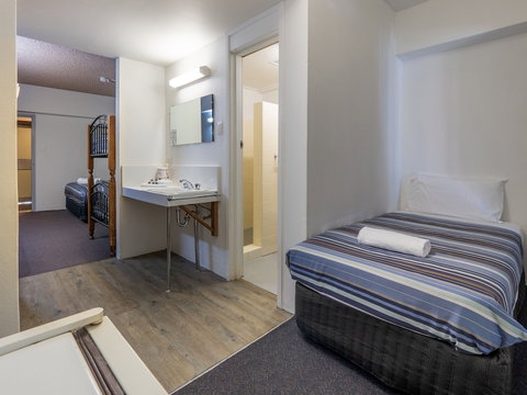 Banjo Paterson Inn - Gold Coast 1