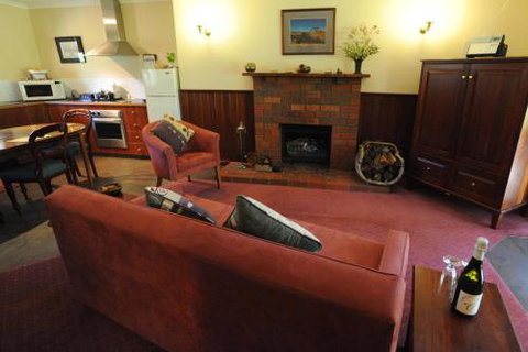 Wintarni Olives Cottage - Tourism Gold Coast 2