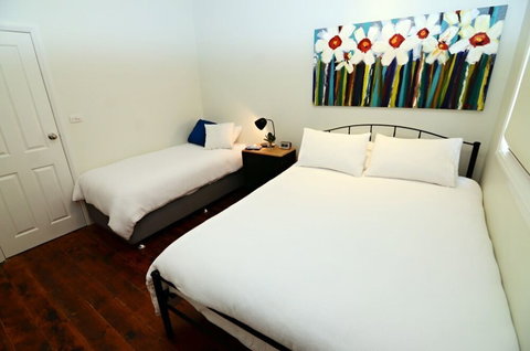 Thelma's Temora - Tourism Gold Coast 2