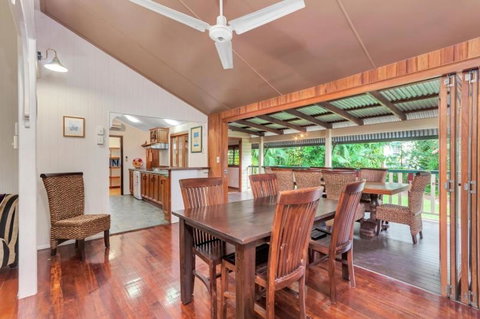 Edge Hill Holiday Home / Cairns - Tourism Gold Coast 1