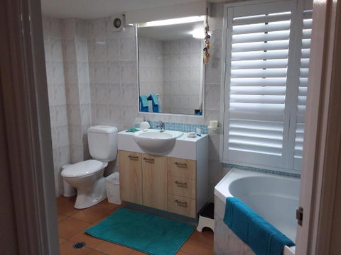 Jackies Holiday Apartment - Tourism Gold Coast 6