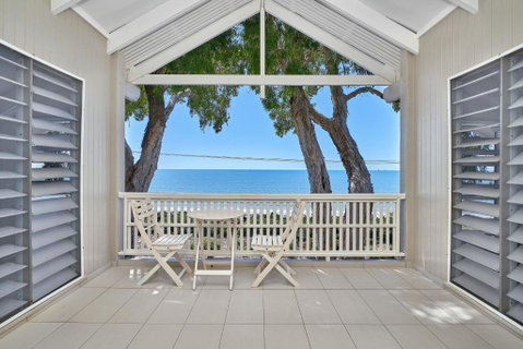 Decked Out By The Sea - Tourism Gold Coast 3