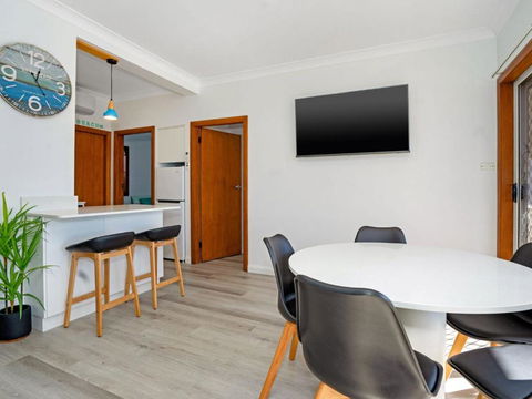Beachcomer Unit 2 The Entrance NSW - Tourism Gold Coast 4