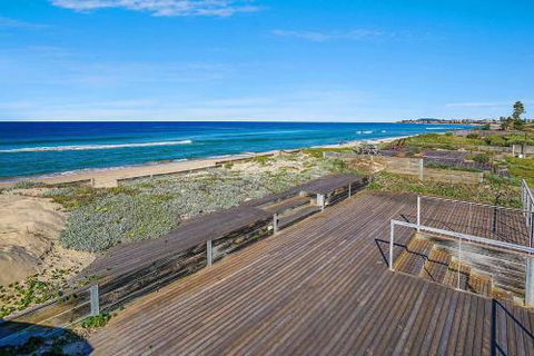 Perfect Beach Front Duplex The Entrance North - Tourism Gold Coast 5