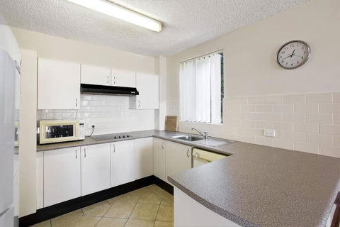 Kamillaroi Walk To Restaurants Cafes & Beach! - Tourism Gold Coast 2