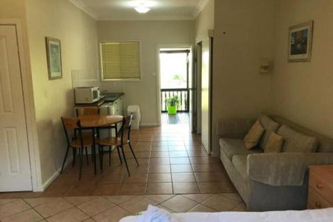Wamberal Cottage - Tourism Gold Coast 3