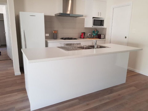 Towncrackers Guest House - Tourism Gold Coast 4