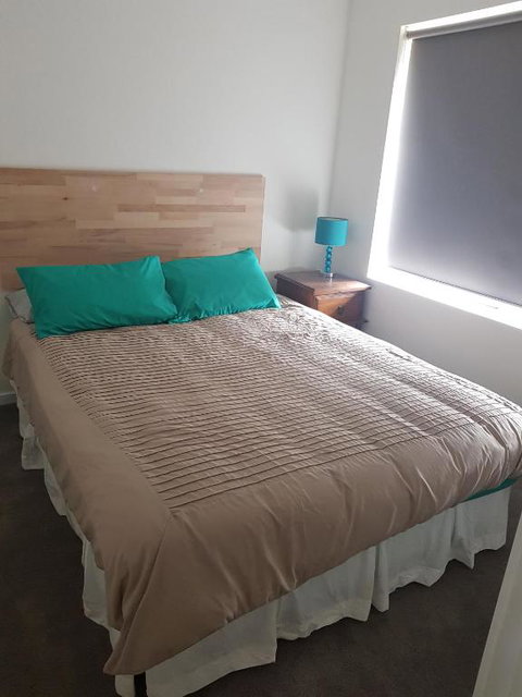 Towncrackers Guest House - Tourism Gold Coast 5