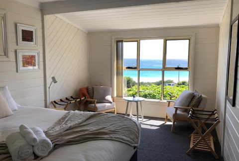 BURGESS COTTAGE King Bed For Couples - Tourism Gold Coast 4