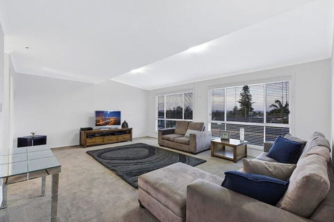Waterview Beach House - Tourism Gold Coast 7