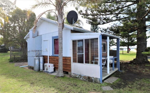 Waterfront Cottages - Tourism Gold Coast 6