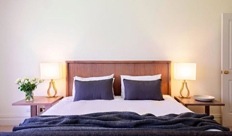 Cherubino Wines Guest Houses - Gold Coast 4