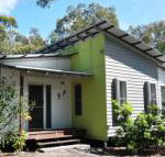 24 Esprit Drive Beach home with open plan living  walking distance to beach