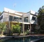 20 Orania Court Spacious home with swimming pool
