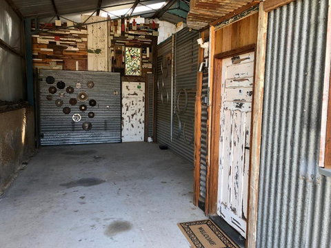 Bed In A Shed Vineyard Stay - Tourism Gold Coast 2