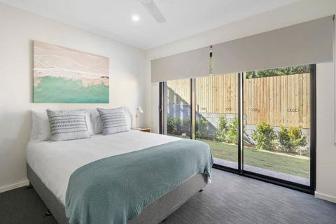 WHITSUNDAY Brand New Townhouse Close To Boardwalk - Tourism Gold Coast 3