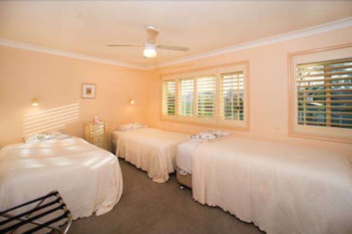 Pointer Mountain NSW Tourism Gold Coast