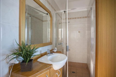 Elevated Views At Burrill Lake 17 Canberra Cres - Tourism Gold Coast 2
