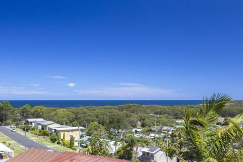 Elevated Views At Burrill Lake 17 Canberra Cres - Tourism Gold Coast 3