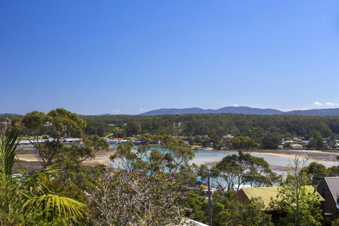 Elevated Views At Burrill Lake 17 Canberra Cres - Tourism Gold Coast 5