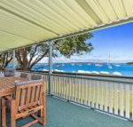 Sunset Beach House Soldiers Point Sleeps 9 - Tourism Gold Coast