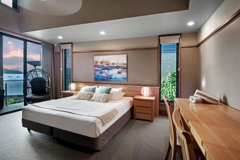 Yacht Club Villa 33 Serenity 4 Bedroom 4 Bathroom House Ocean Views 2 Buggies - Tourism Gold Coast 1