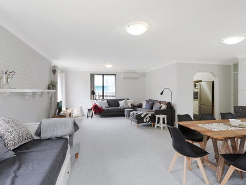 37 Mort Avenue - Tourism Gold Coast 6