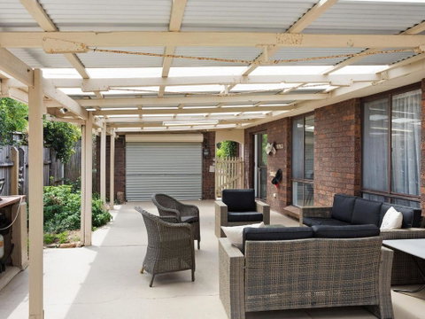 37 Mort Avenue - Tourism Gold Coast 5