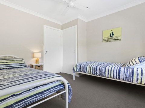 HILLTOP HAVEN In MOLLYMOOK - Tourism Gold Coast 6